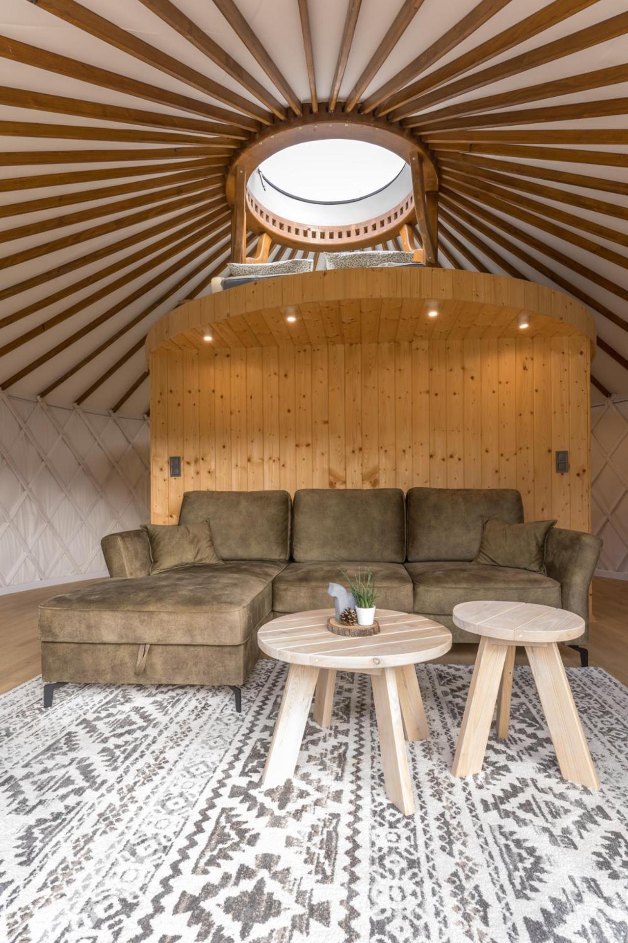 Gorski Glamping - Caloroczne Jurty Z Widokiem Tylmanowa Zewnętrze zdjęcie